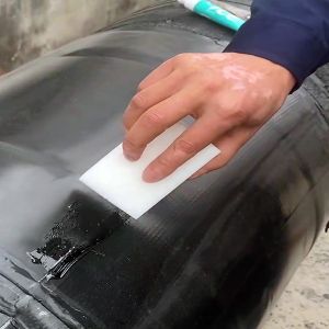 Primer sealing for closure